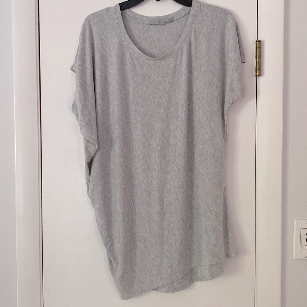 Athletes Threadlight Asymmetrical Tshirt Gray Medium